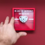 Awaryjny smoczek - zbij szybkę - wersja angielska