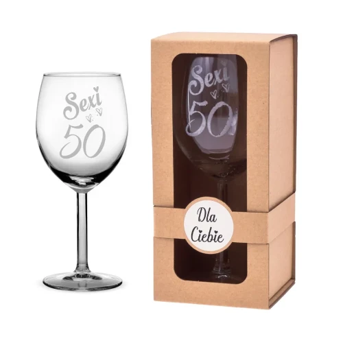kieliszek-sexy-50-na-piecdziesiatke.webp