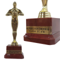 statuetka-zlota-nagroda-personalizowana.png