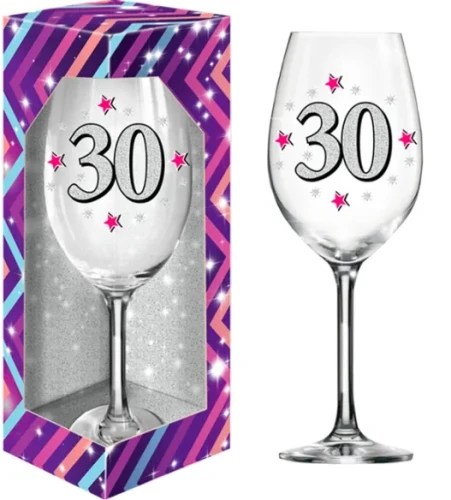 wielki-kieliszek-na-trzydziestke-xxl.webp