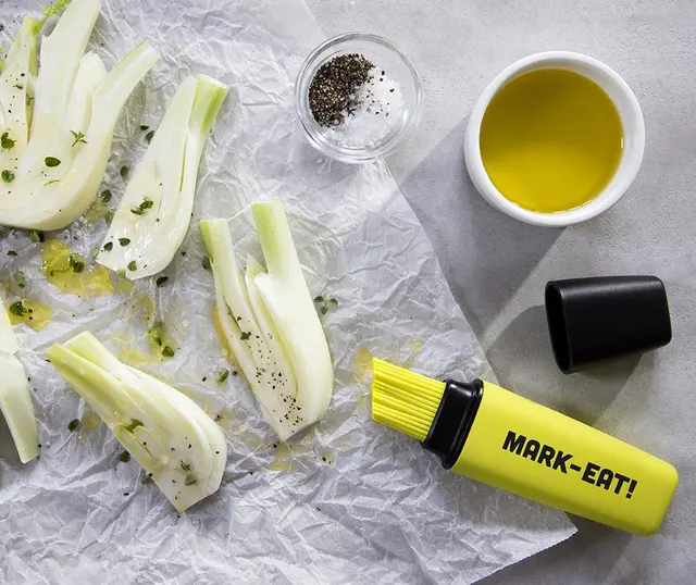 pedzelek kuchenny ze zbiornikiem wyglada jak pisak zakreslacz